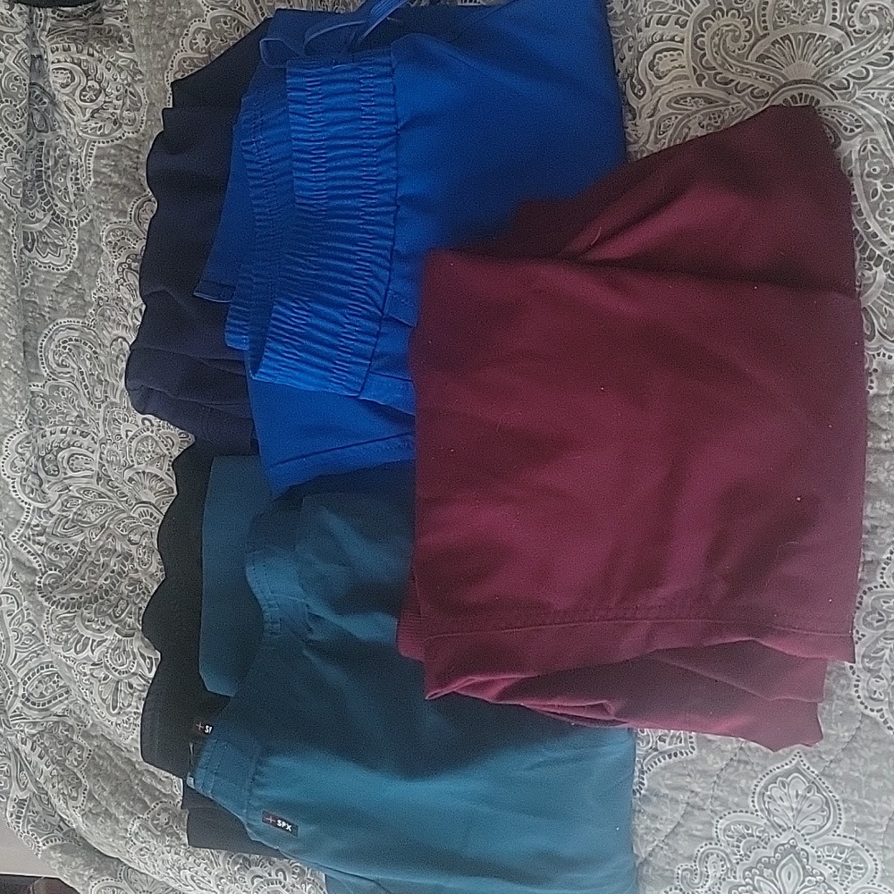 COPY - Lot of five sets of scrubs